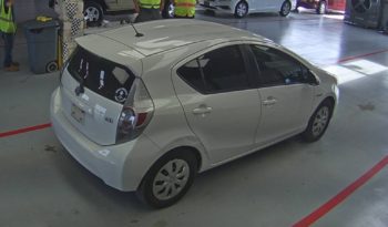 2013 Toyota Prius C FWD JTDKDTB37D1539057 full