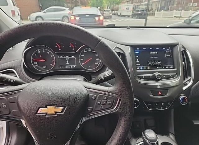 2019 Chevrolet Cruze LT 1G1BE5SM2K7113992 full