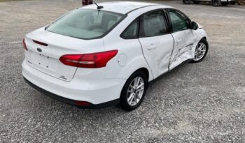 2015 Ford Focus SE FWD 1FADP3F24FL252757 full