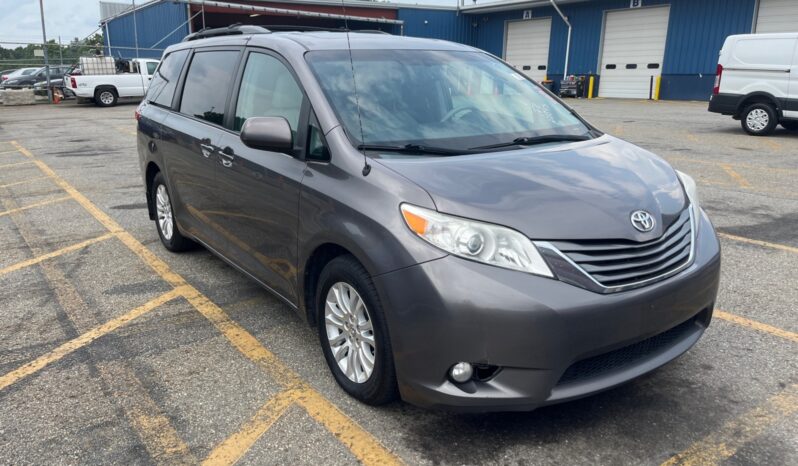 2014 Toyota Sienna XLE FWD 5TDYK3DC3ES479859 full