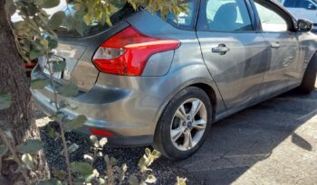 2014 Ford Focus SE FWD 1FADP3K20EL277725 full