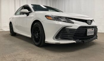 2022 Toyota Camry LE FWD 4T1C11AK4NU007951 full