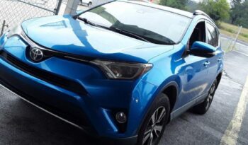 2017 Toyota RAV4 XLE FWD JTMWFREV4HJ710719 full