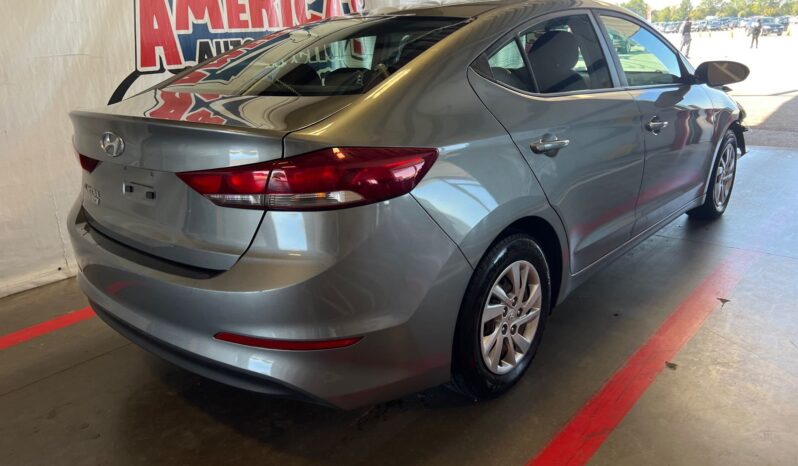 2018 Hyundai Elantra SE FWD KMHD74LF3JU607049 full