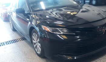 2018 Toyota Camry LE FWD 4T1B11HK5JU099776 full