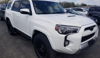 2019 Toyota 4Runner TRD Off Road 4WD JTEBU5JR6K5658303 full