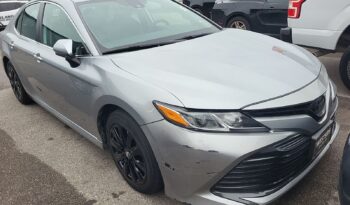 2019 Toyota Camry LE FWD 4T1B11HK1KU729097 full