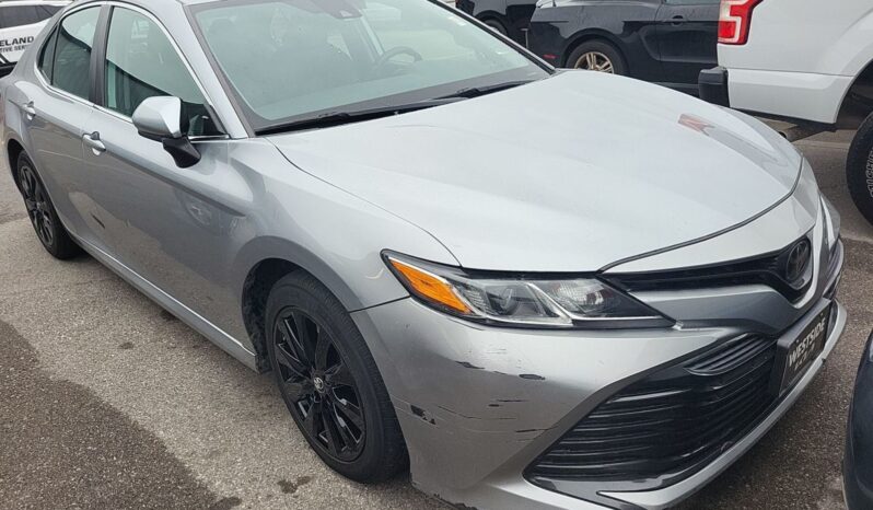 2019 Toyota Camry LE FWD 4T1B11HK1KU729097 full