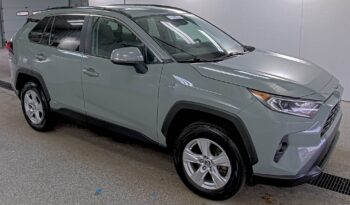 2020 Toyota RAV4 Hybrid XLE AWD 4T3RWRFV9LU001497 full